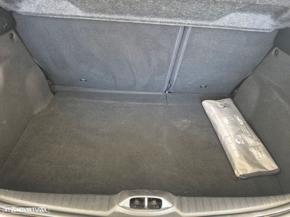 Peugeot 208 1.6 BlueHDi Style - 21