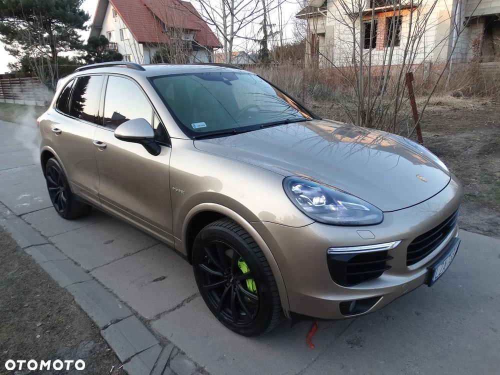 Porsche Cayenne - 4