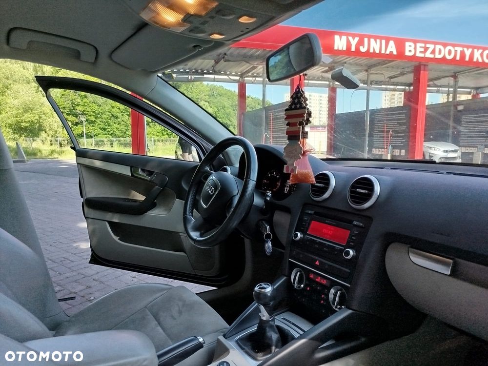 Audi A3 Sportback 1.6 TDI DPF Ambition - 5