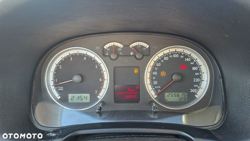 Volkswagen Golf - 10