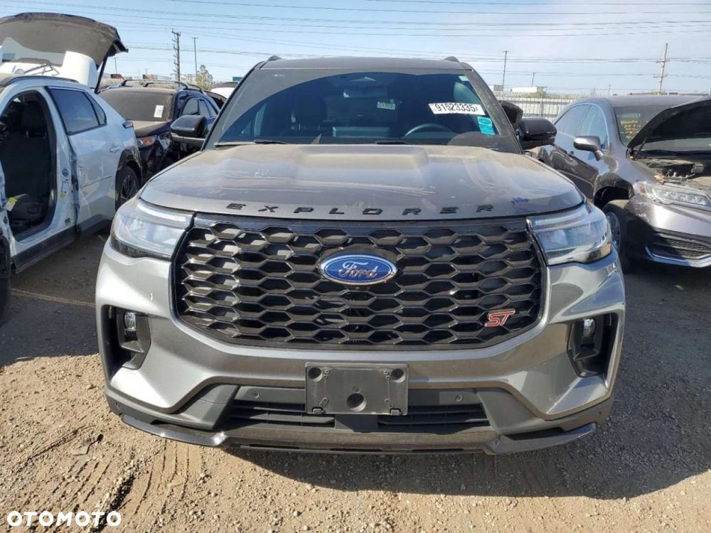 Ford Explorer - 6