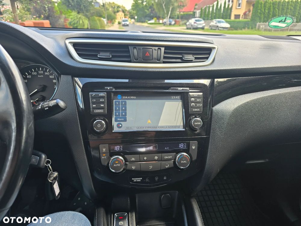 Nissan Qashqai 1.2 DIG-T N-Connecta EU6 - 6