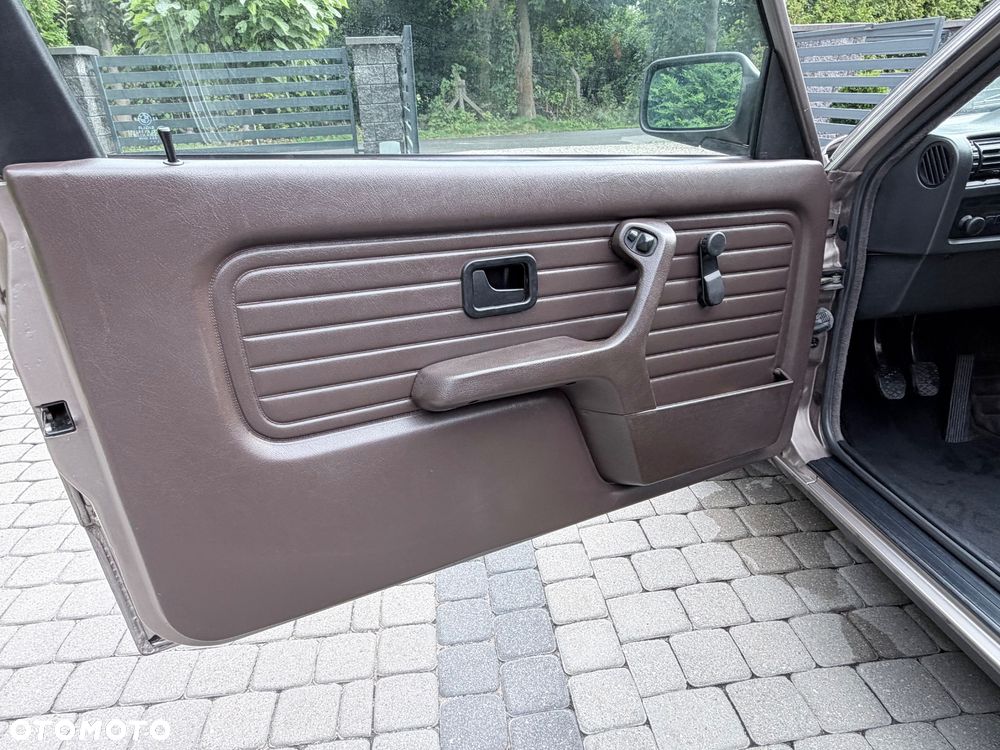 BMW Seria 3 318i - 21