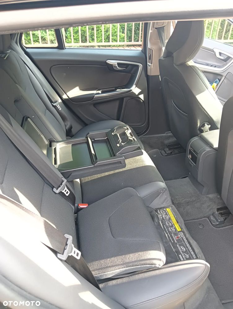 Volvo V60 D3 Summum - 10