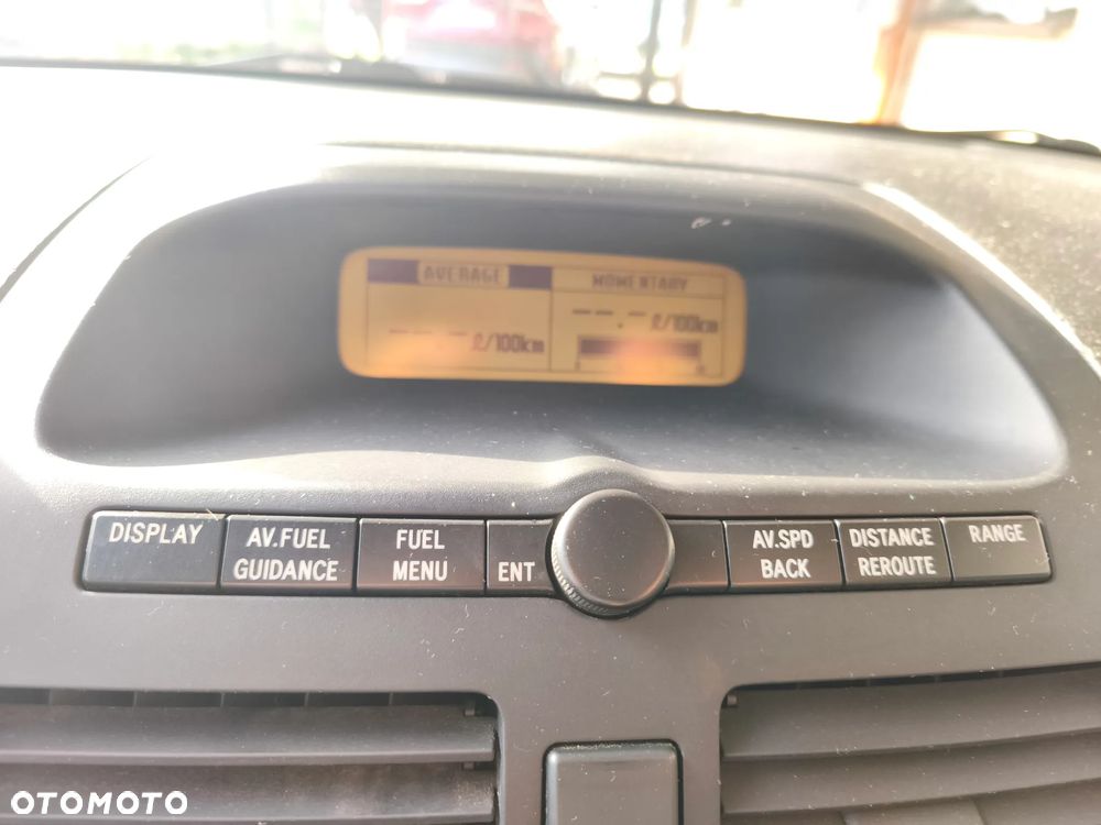 Toyota Avensis 1.6 VVT-i Luna - 12