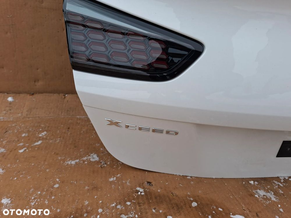 Klapa pokrywa bagażnika kia xceed x-ceed 22+ gt-line kolor biały zwykły kod. HW - 2