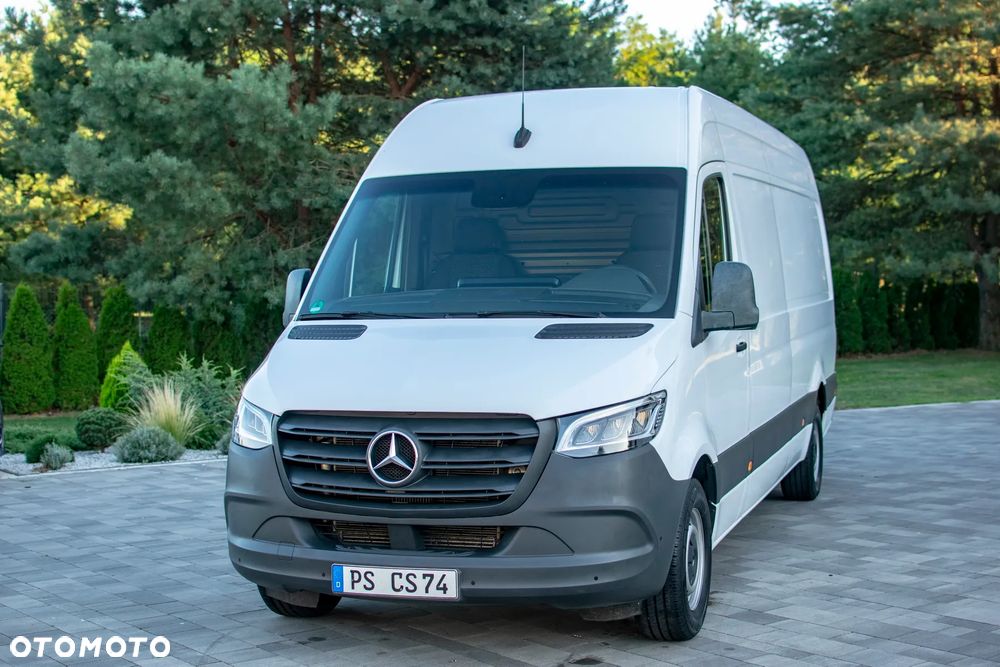 Mercedes-Benz Sprinter 319 - 1
