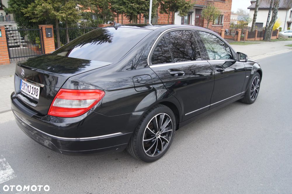 Mercedes-Benz Klasa C 180 Kompressor BlueEFFICIENCY Avantgarde - 7