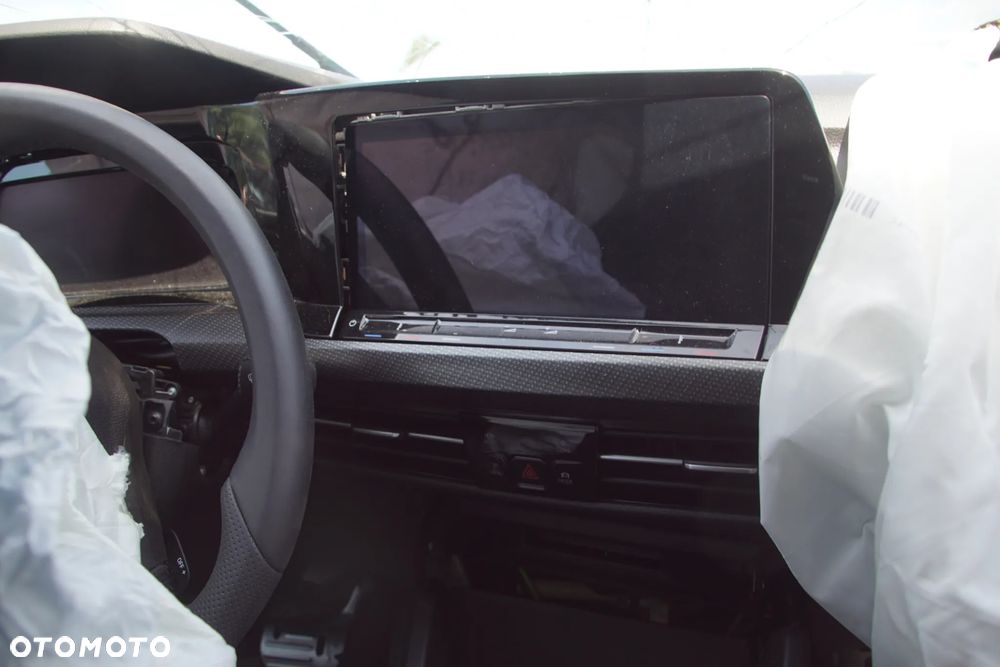 Auto na części - Volkswagen Golf VIII R-Line 1.5 eTSI 150 KM DYFA UUF LA7C 2021R Silnik Skrzynia Drzwi Błotnik Zdezak Klapa Lampa Lusterko Klamka Szyba Deska Kokpit Sterownik Moduł Czujnik Licznik Wyświetlacz Panel Kierownica - 14
