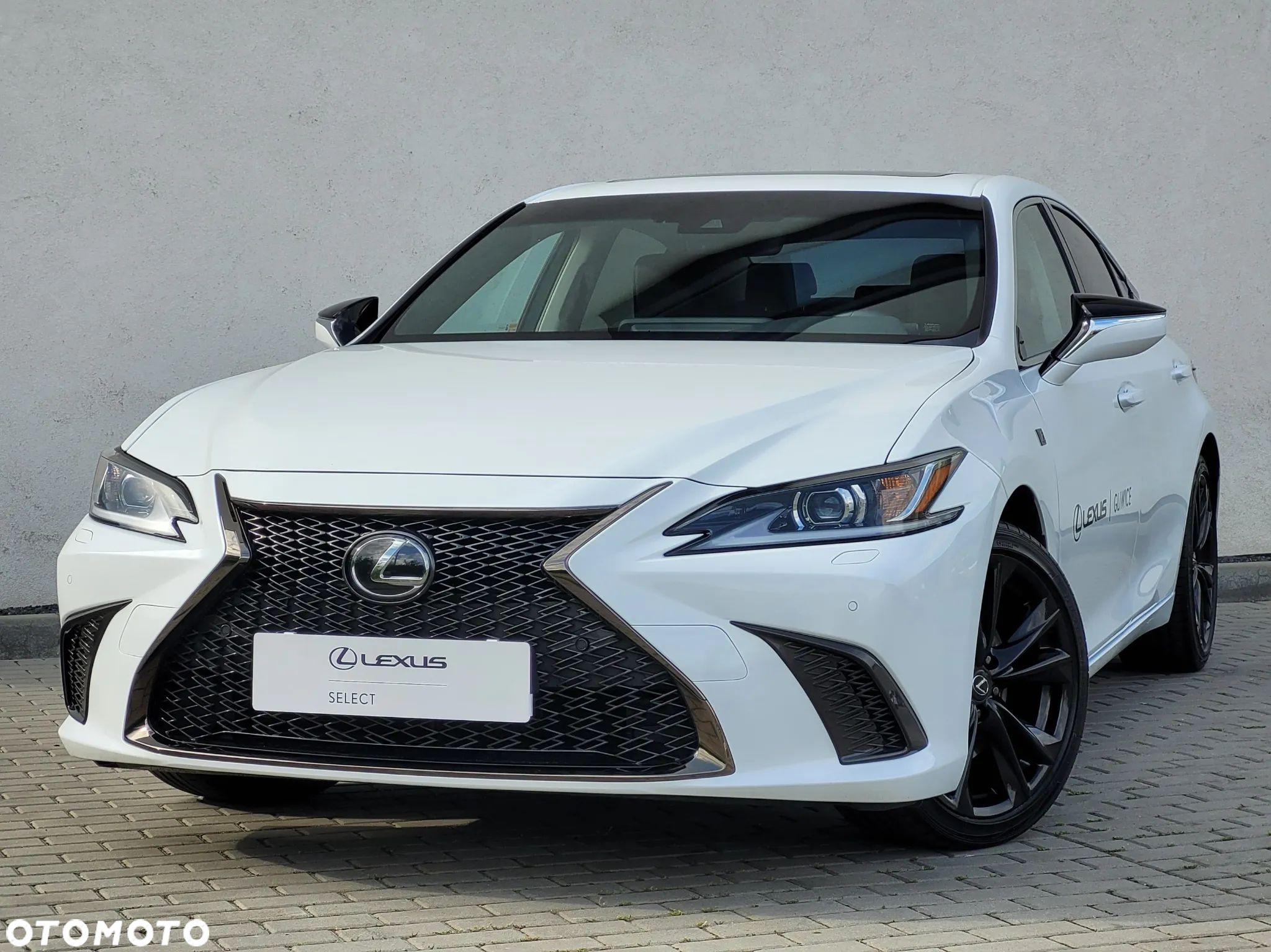 Lexus ES 300h F Sport Design - 1