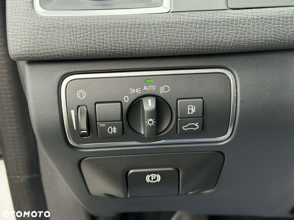 Volvo XC 60 D4 SCR Momentum - 17