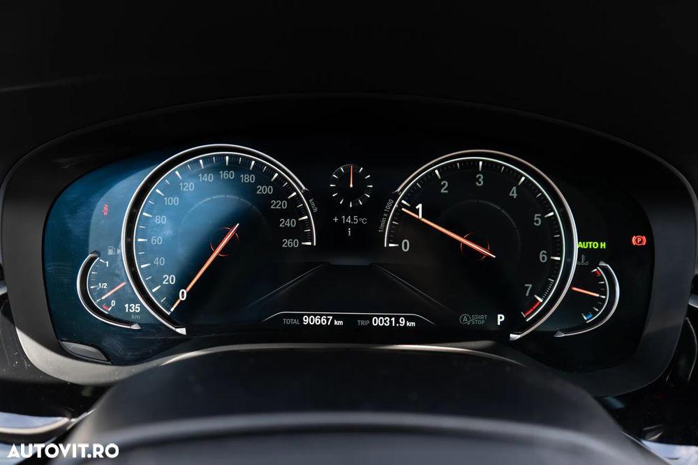 BMW Seria 5 540i xDrive AT - 23