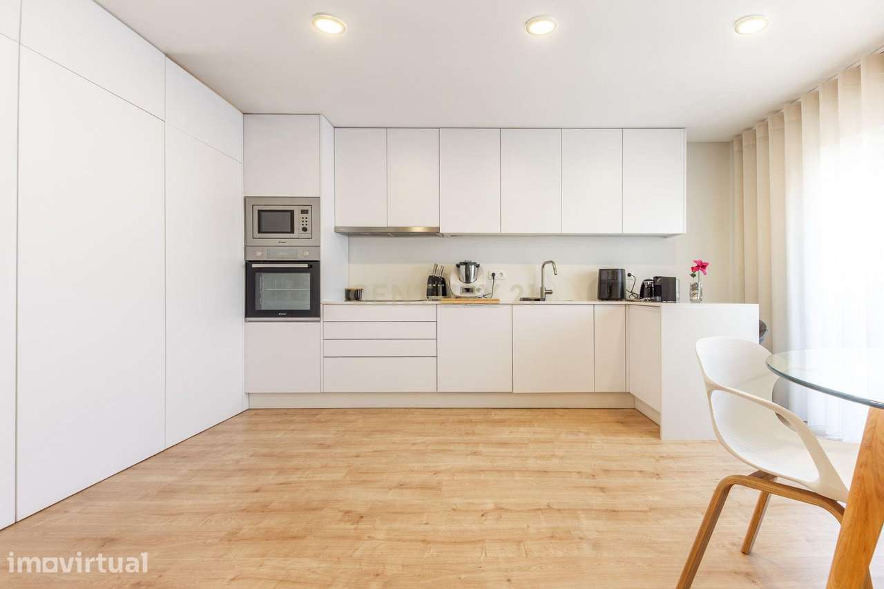 Apartamento T2 com Garagem - Quinta do Conde - Grande imagem: 2/21