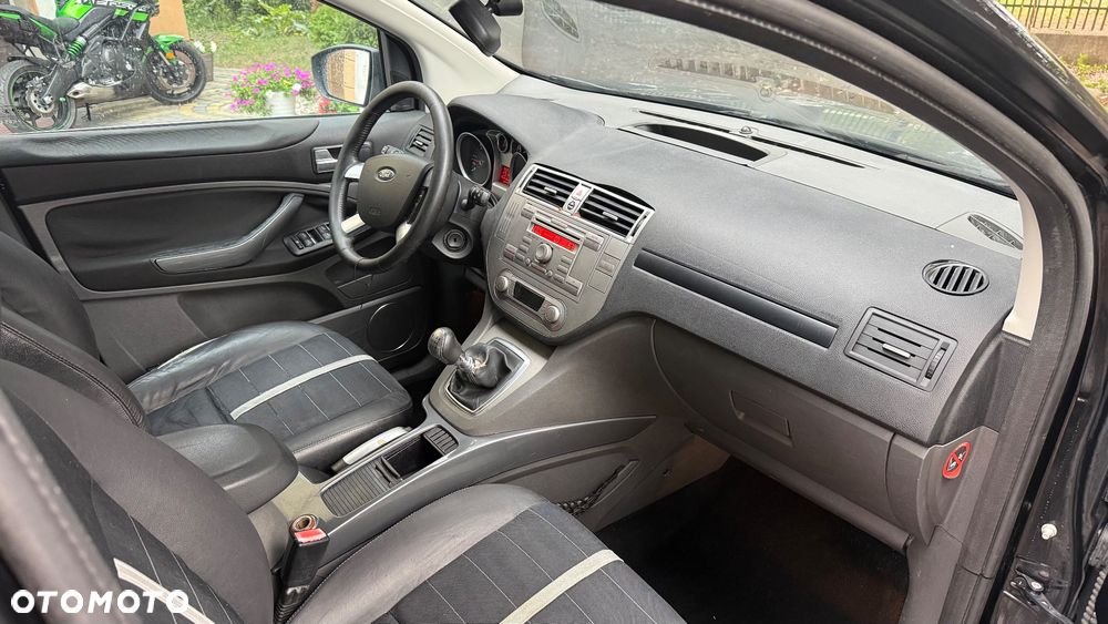 Ford Kuga 2.0 TDCi Titanium - 8