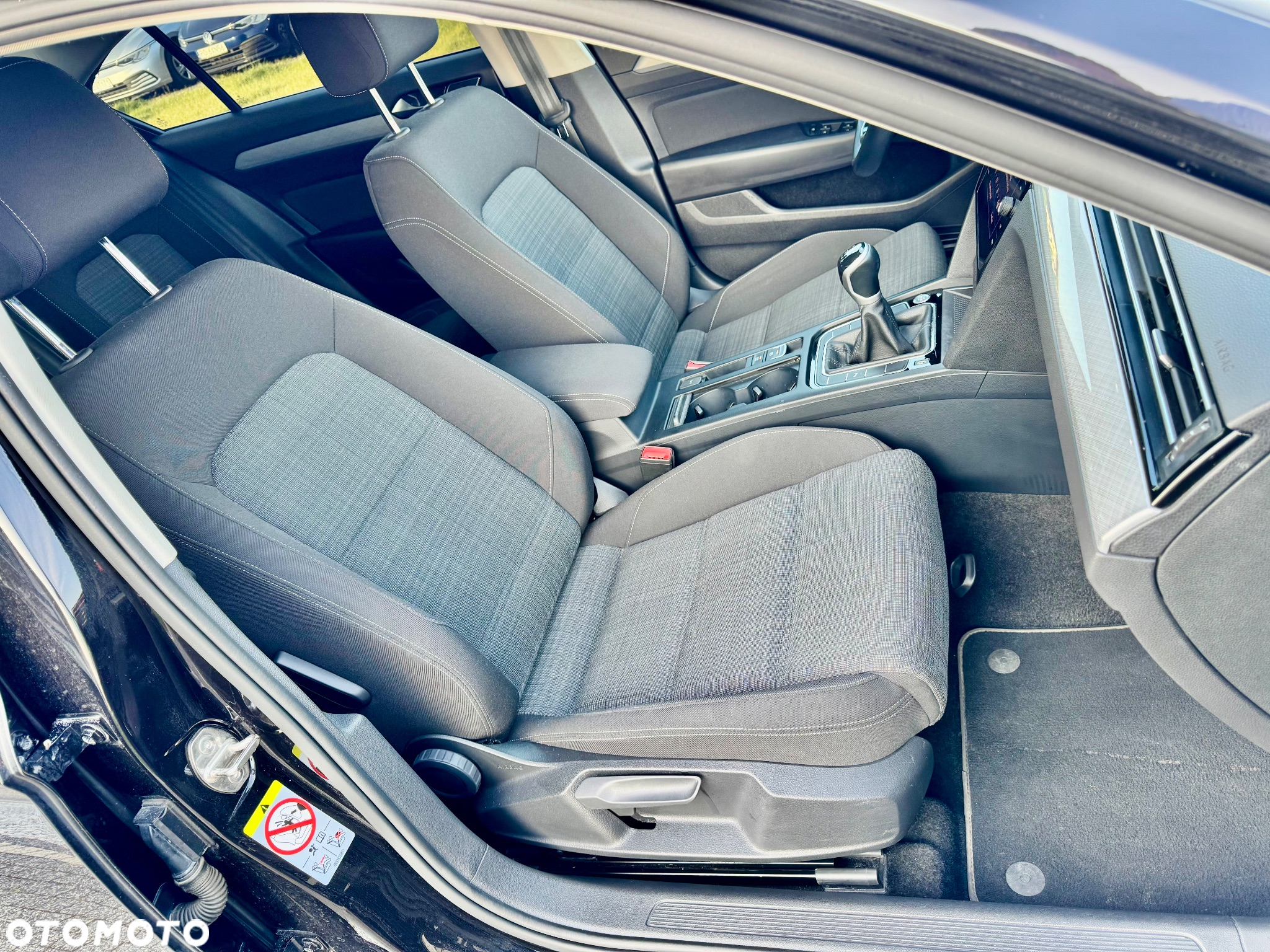 Volkswagen Passat 2.0 TDI EVO Elegance - 17