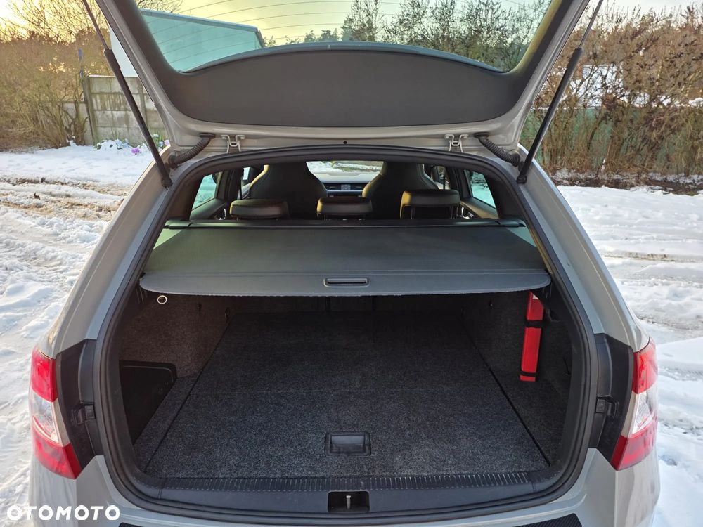 Skoda Octavia 2.0 TDI DSG RS - 11