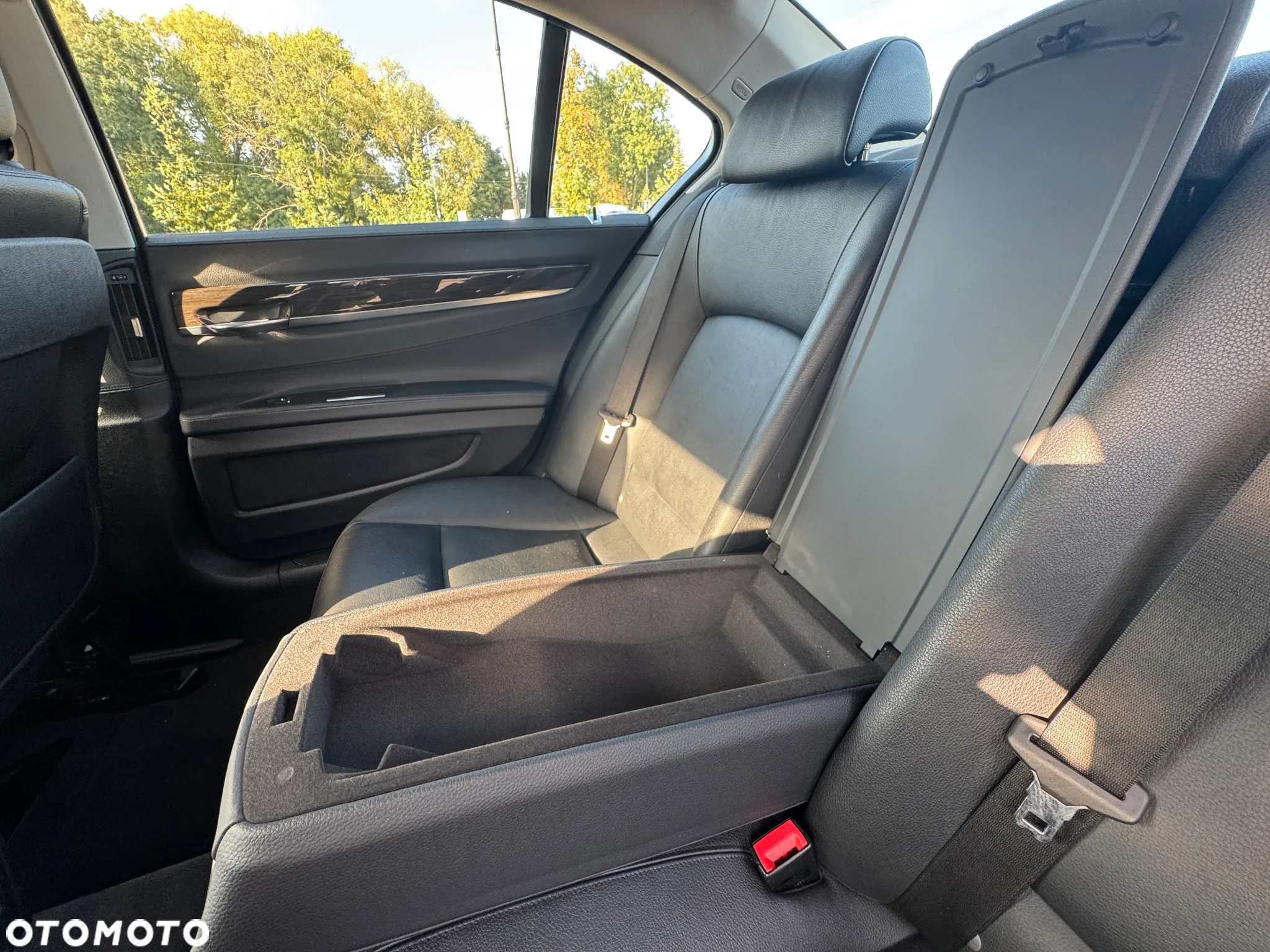 BMW Seria 7 740i - 25