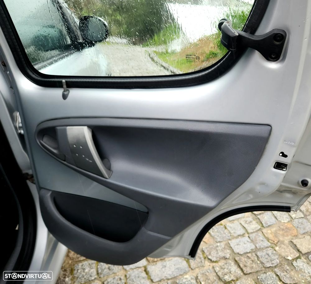 Peugeot 107 1.0 Black&Silver - 16