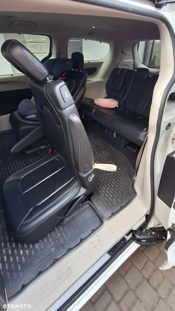 Chrysler Pacifica - 9