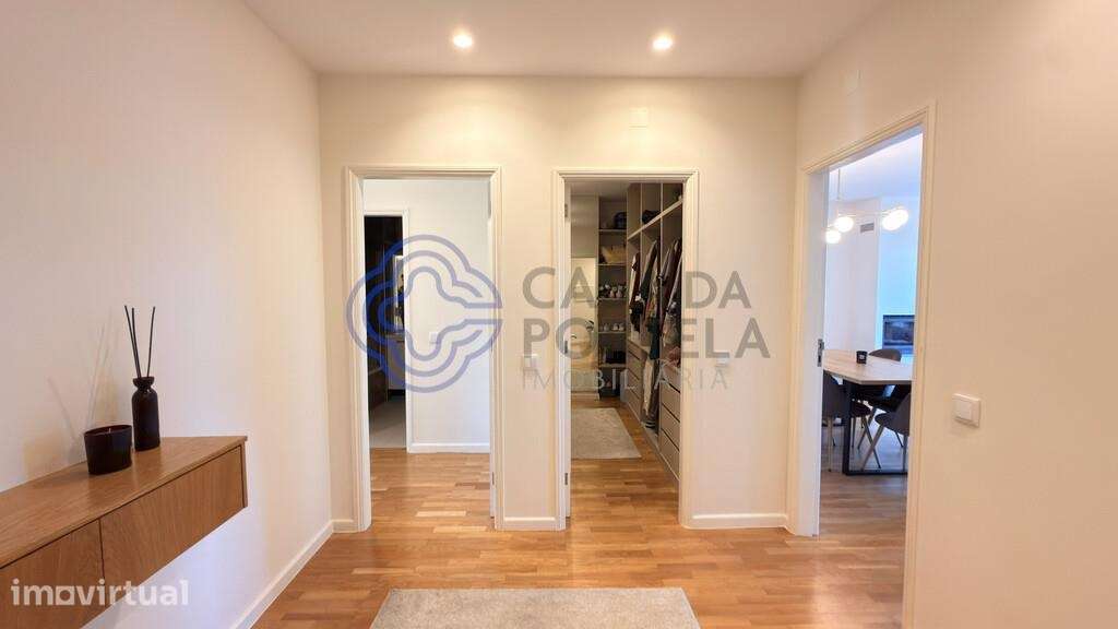 Apartamento T2 Remodelado com Suite, Closet, Duas Varandas, Arrumos e - Grande imagem: 3/32