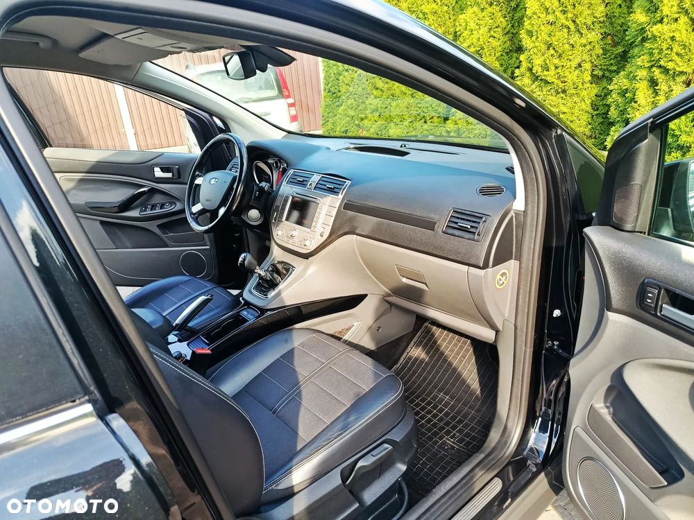 Ford Kuga 2.0 TDCi 4x4 Titanium - 27