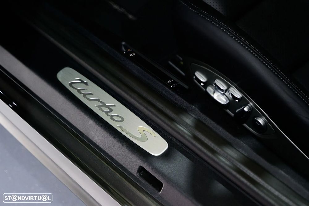 Porsche 911 (991) Turbo S PDK - 18