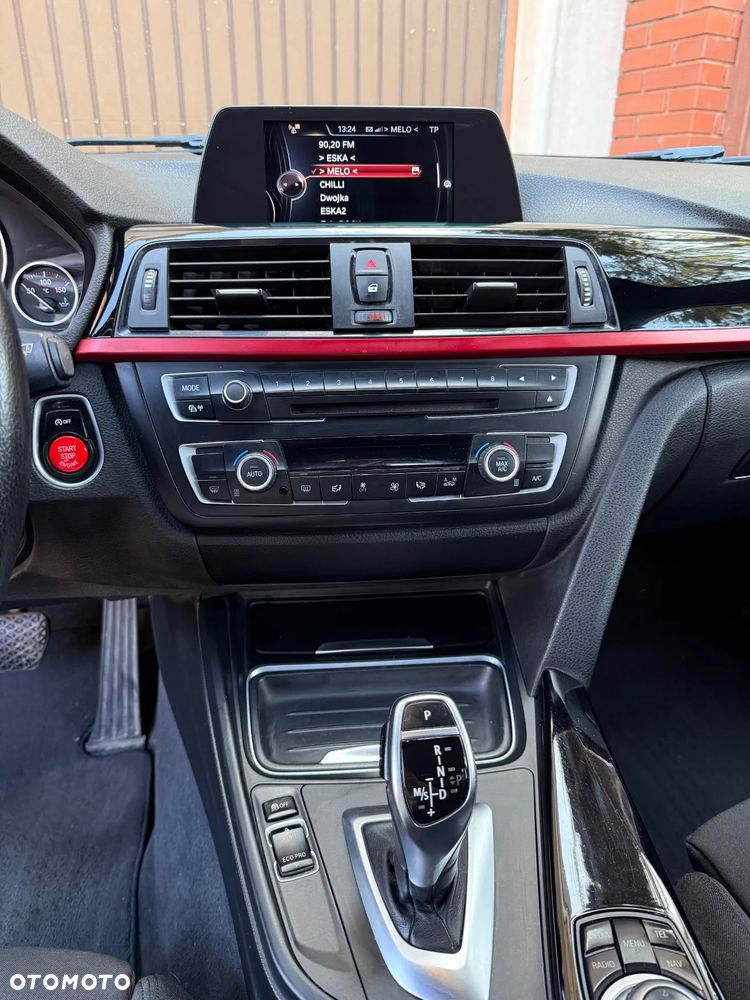 BMW Seria 3 320d xDrive Sport-Aut Sport Line - 17