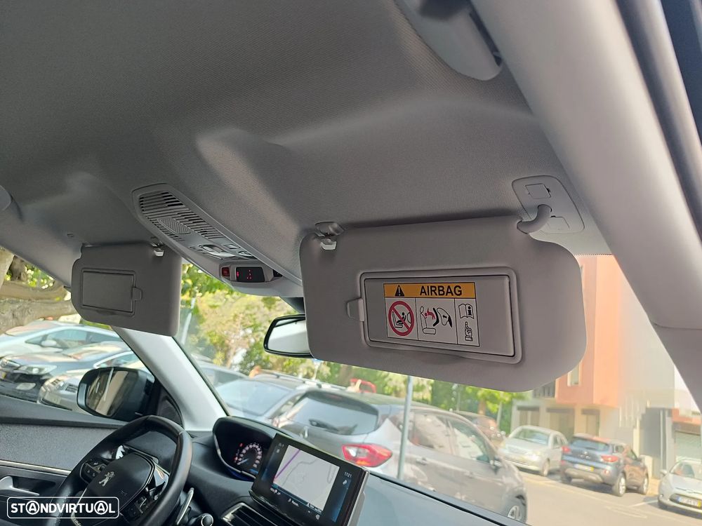 Peugeot 3008 1.2 PureTech Allure EAT8 - 28