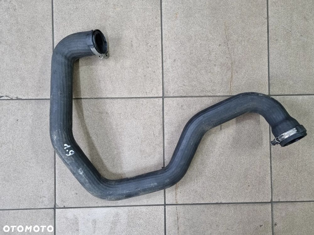 PRZEWÓD POWIETRZA TURBO INTERCOOLERA TRAFIC VIVARO 1.9 DCI 01-06r.