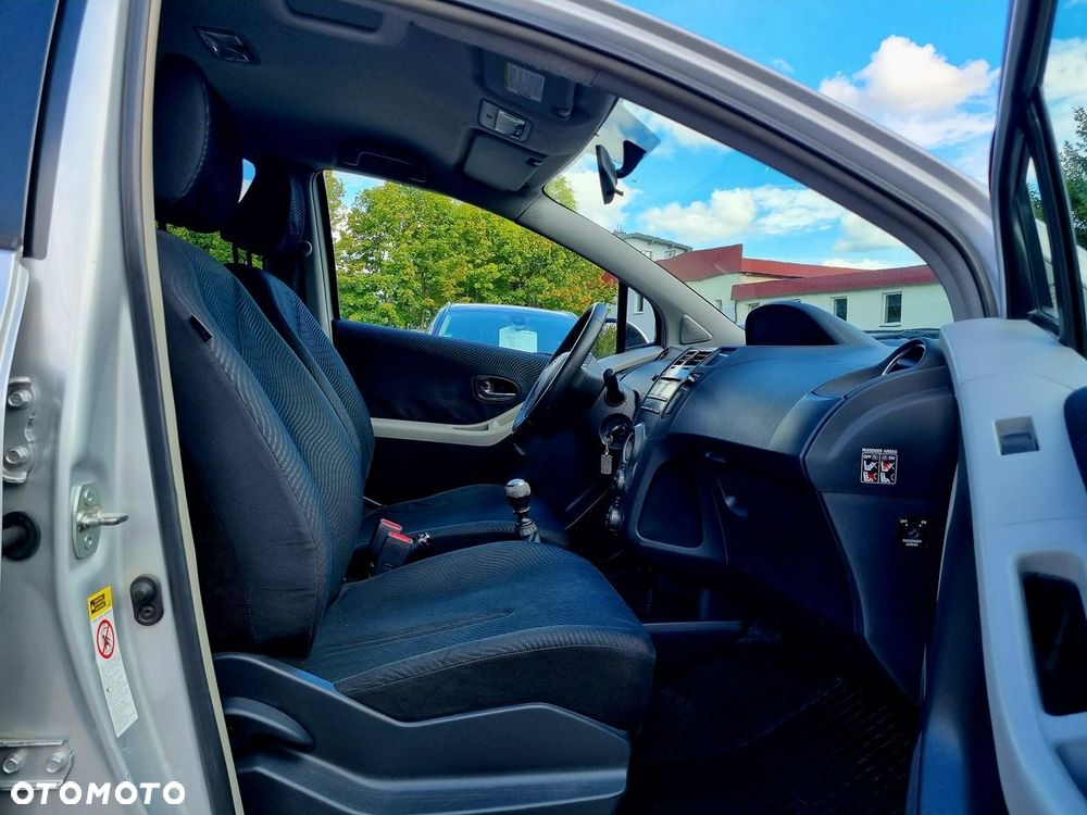 Toyota Yaris 1.33 Sol - 11