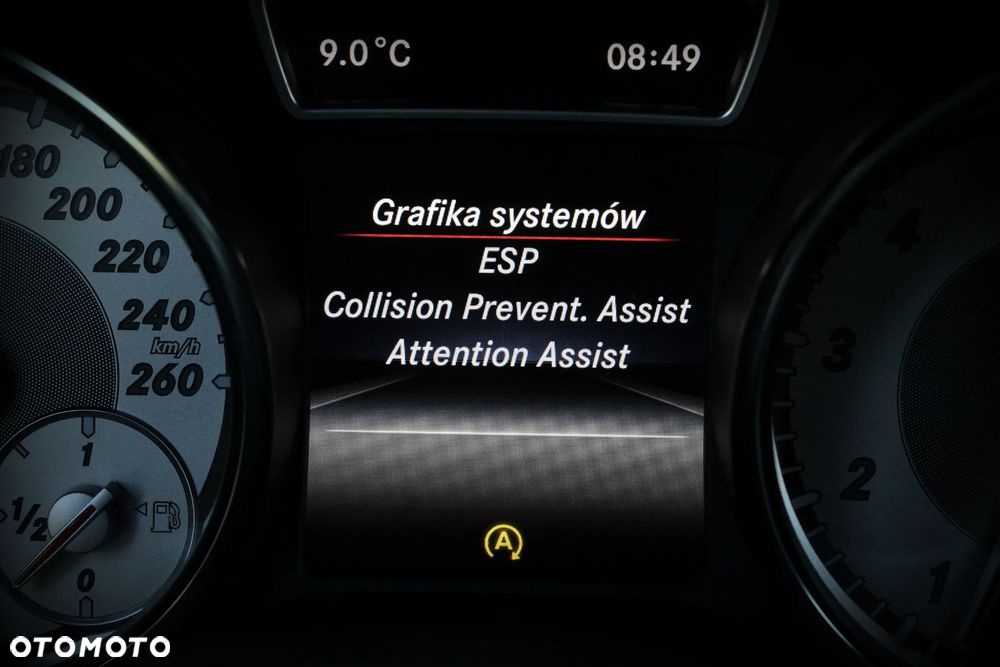 Mercedes-Benz CLA 180 Urban - 31