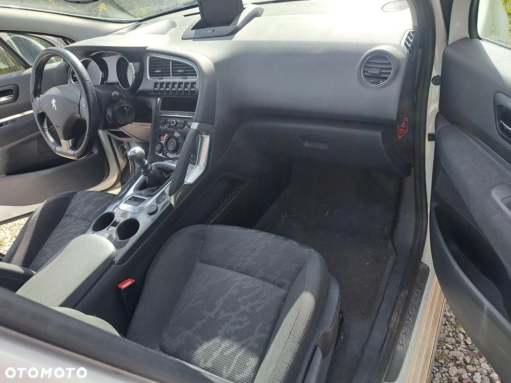 Peugeot 3008 1.6 HDi Premium - 11