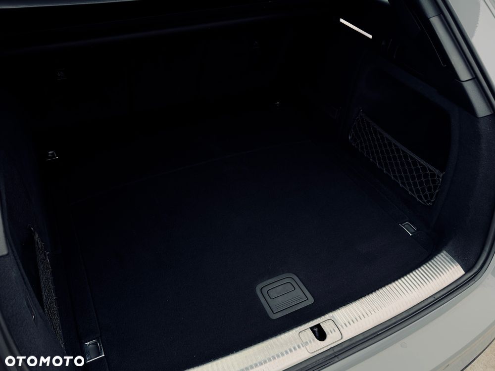 Audi A4 Avant 40 TDI quattro S tronic S line - 33