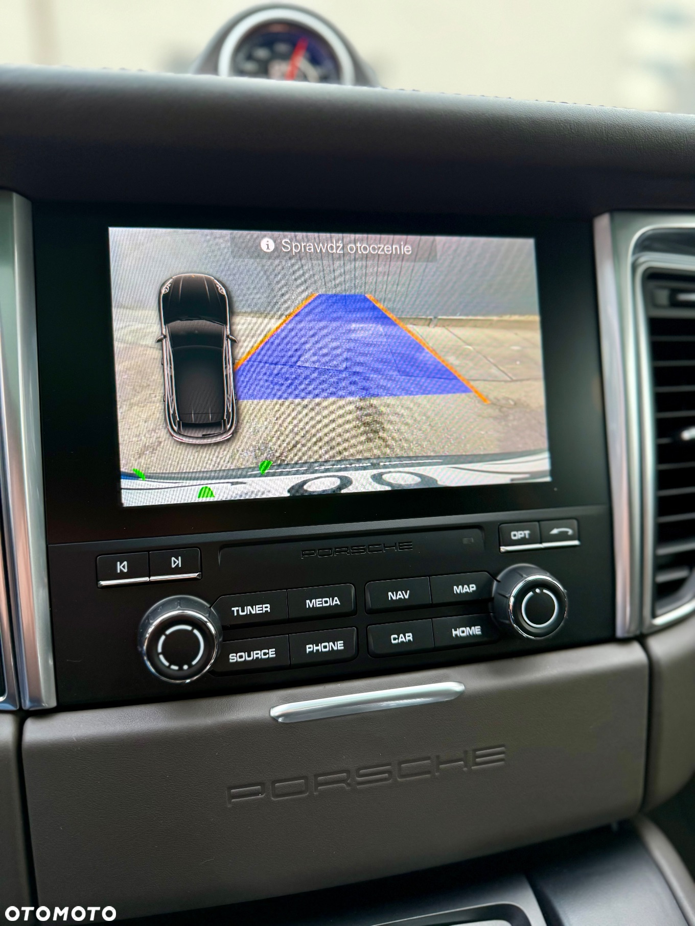 Porsche Macan Turbo - 11
