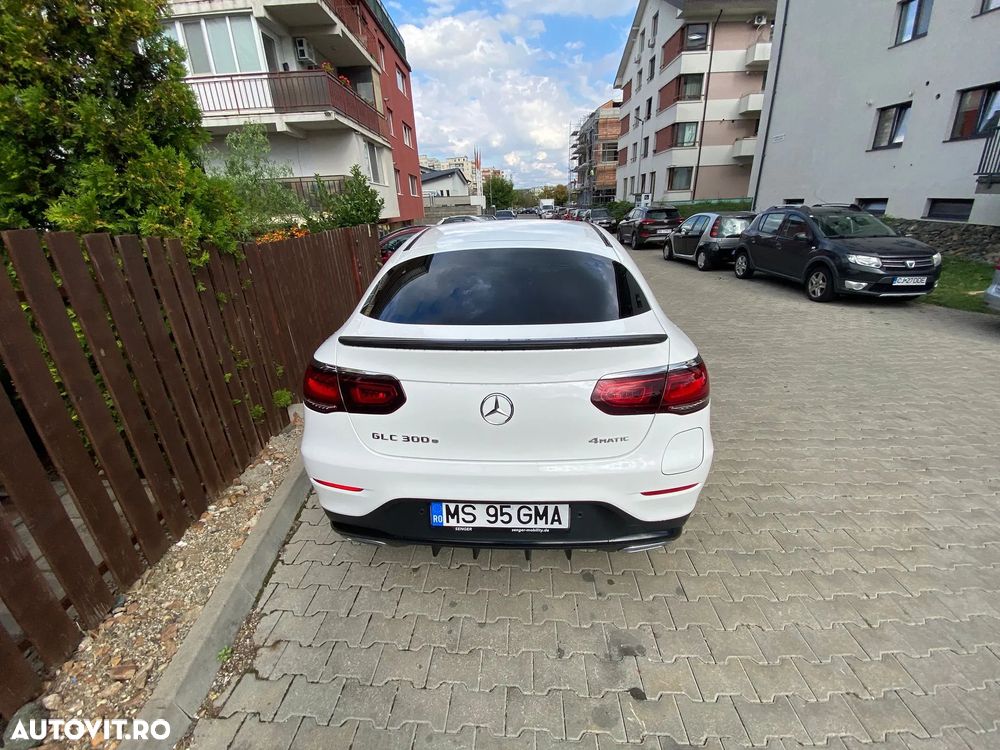 Mercedes-Benz GLC 300 e 4Matic 9G-TRONIC AMG Line - 5