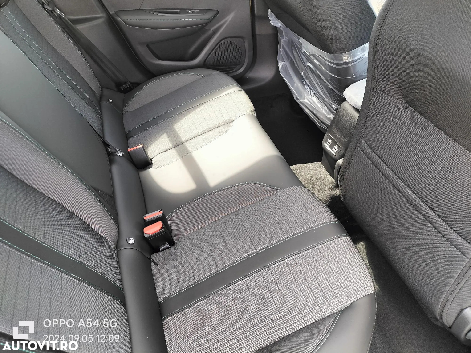 Peugeot 208 e-208 Allure - 11