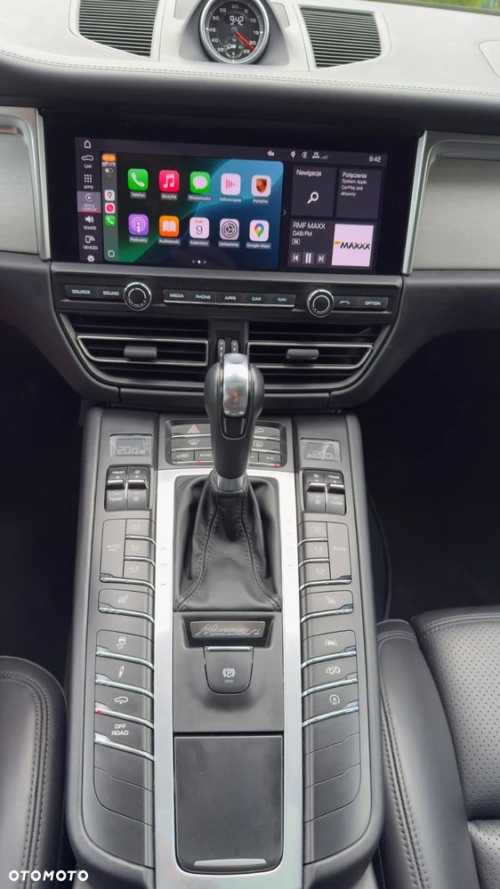 Porsche Macan Turbo - 38