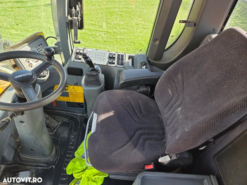 Liebherr 542, Cupa 3mc, 2012, 10.738h, Anv 20,5R25-50% ok, Masa operationala 16t, Aer conditionat, transmisie hidrostatica, STARE BUNA-PROMOTIE 34900 EUR+Tva - 20