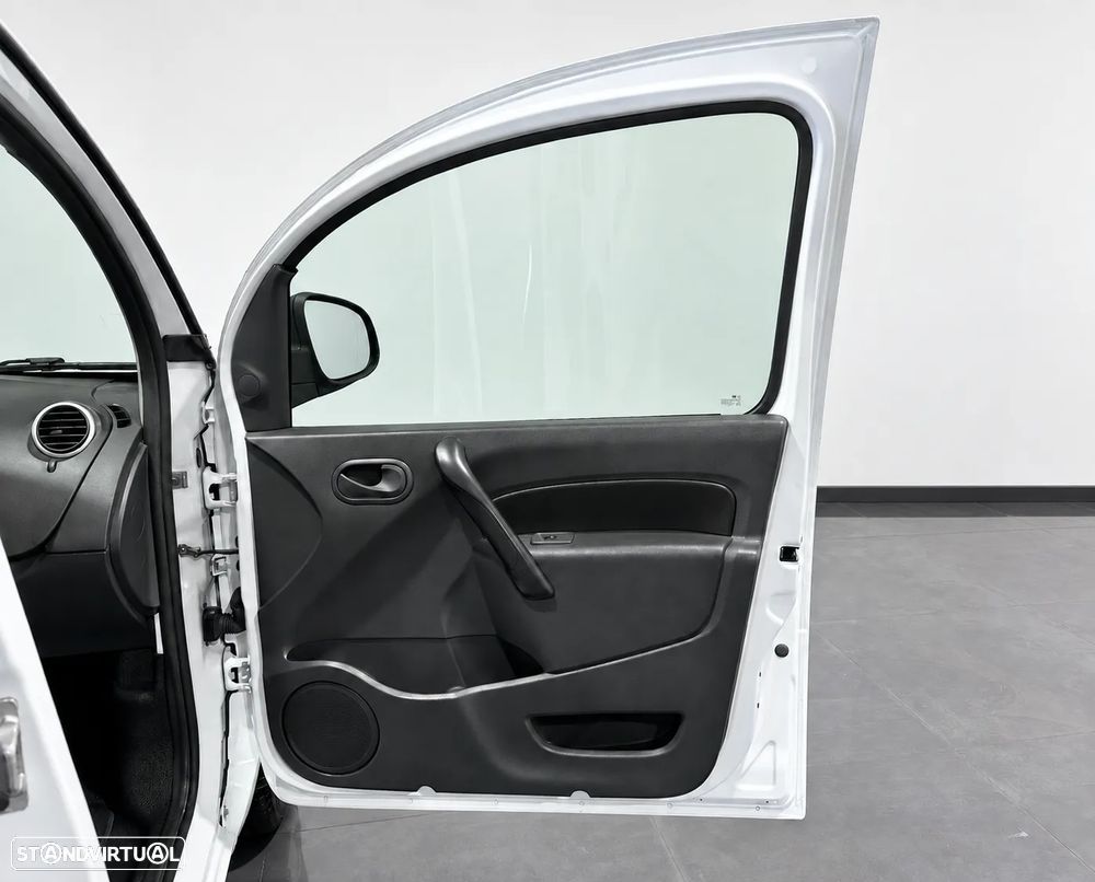 Renault KANGOO Z.E. 33 KW - IVA DEDUTIVÉL - BATERIAS PRÓPRIAS - 34