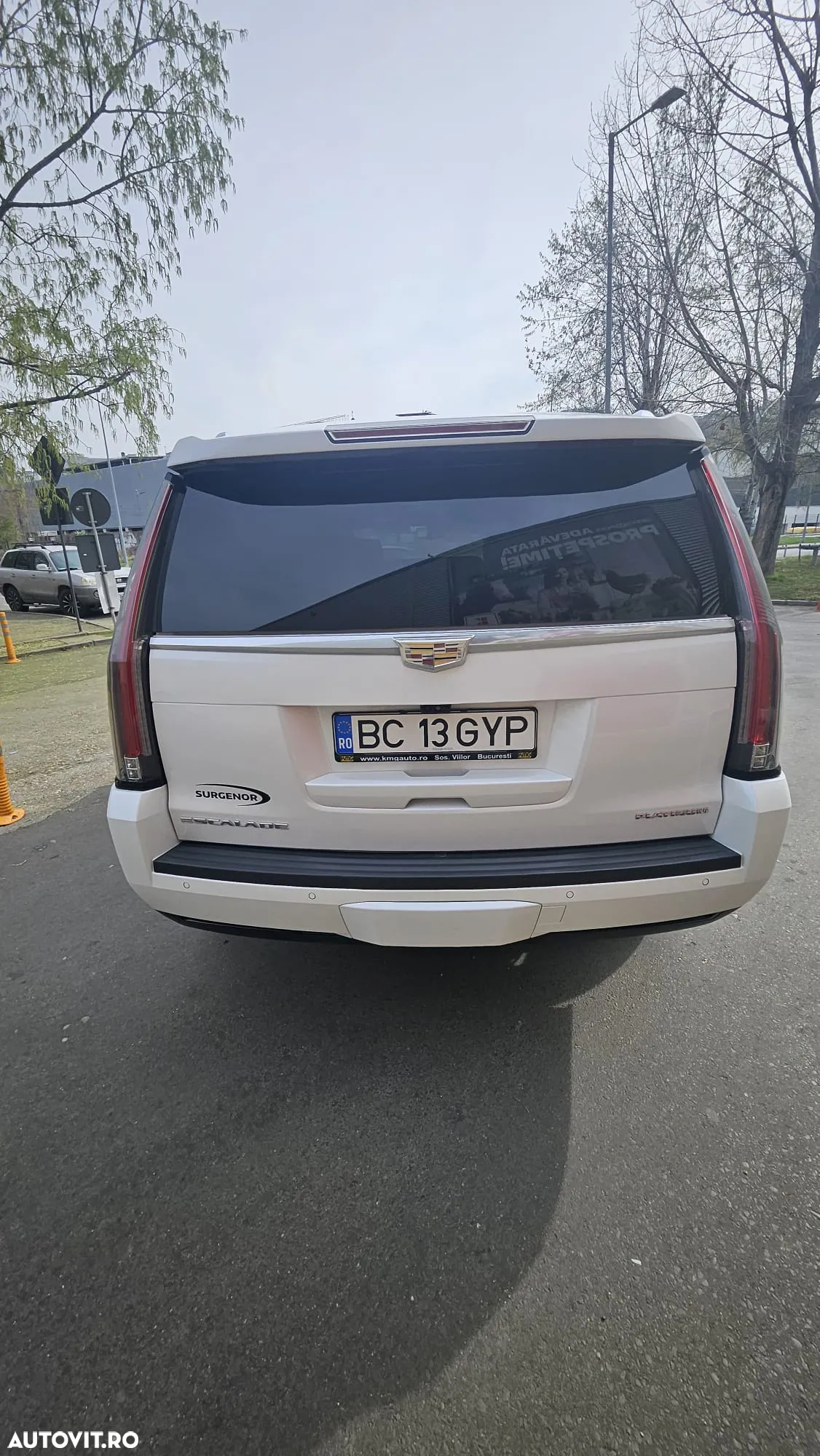 Cadillac Escalade - 9