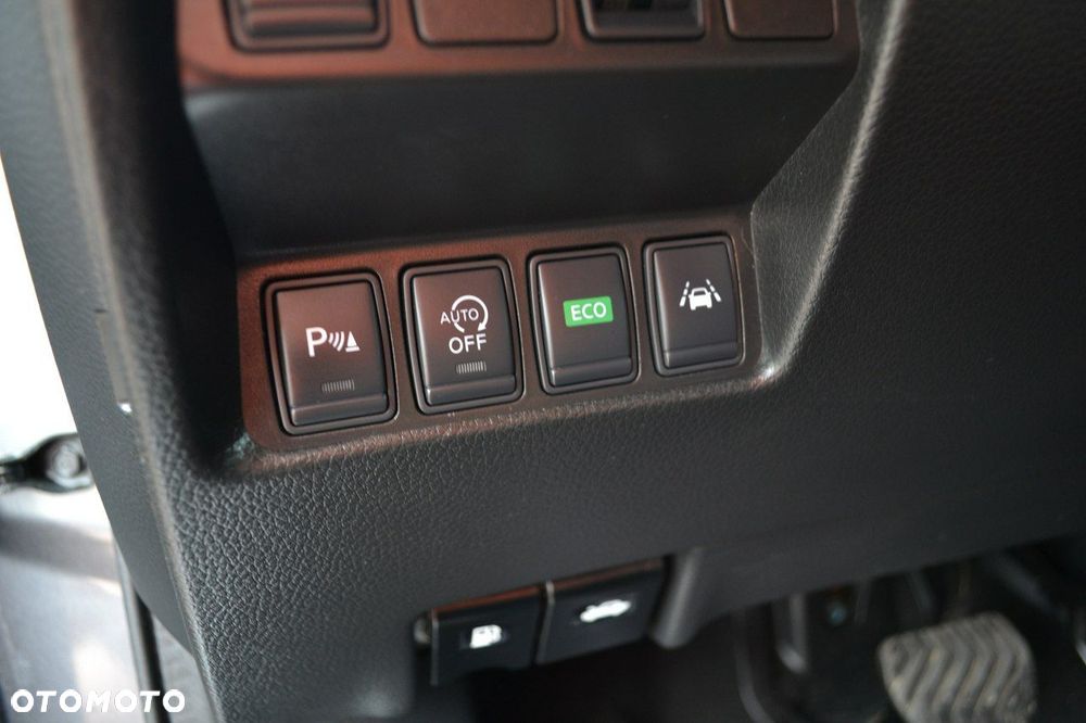 Nissan Qashqai - 25