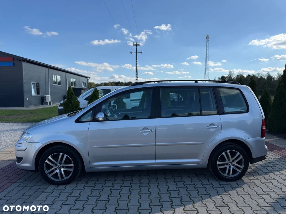 Volkswagen Touran 1.9 TDI DSG Highline - 11