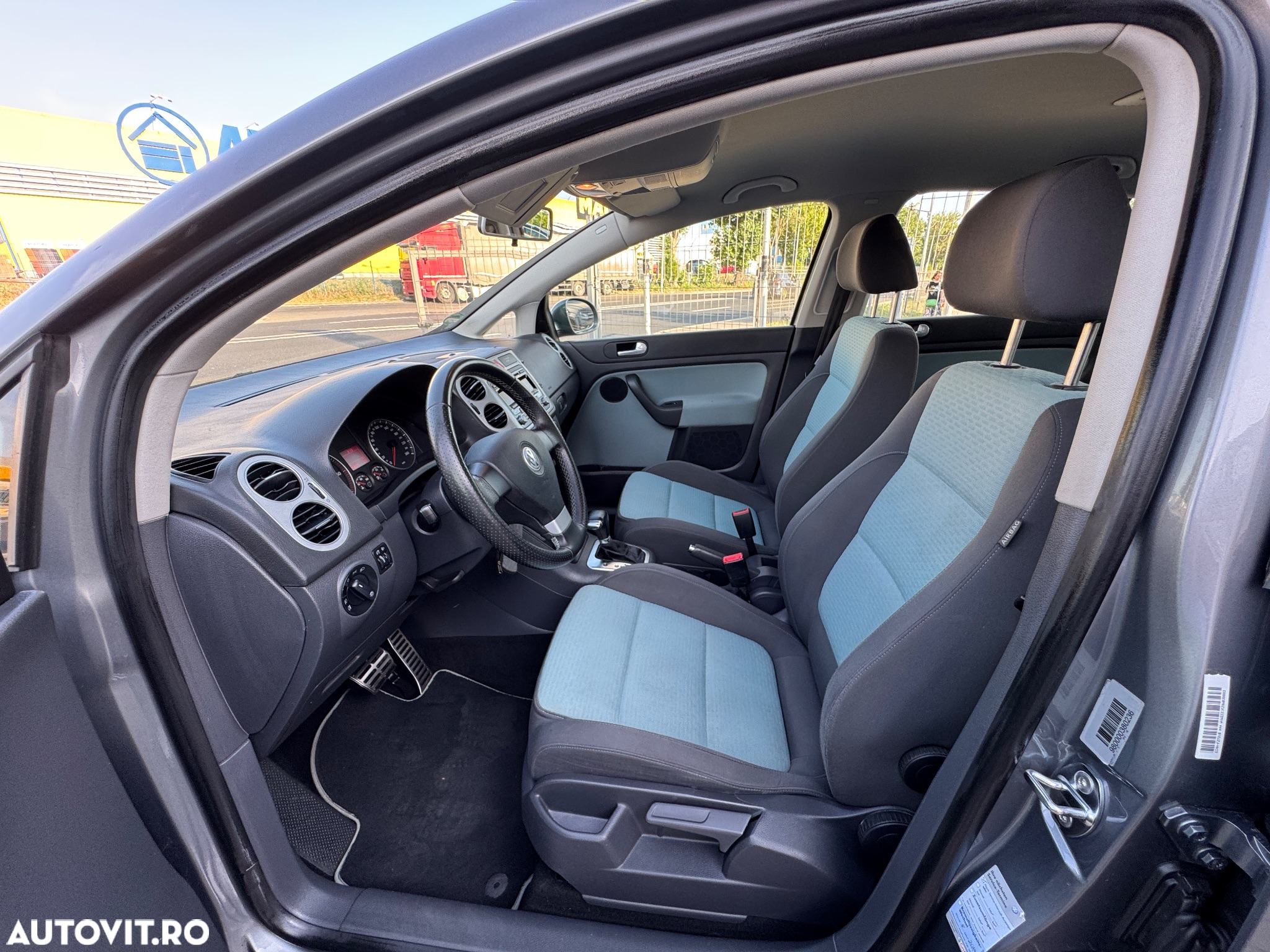 Volkswagen Golf Plus 1.9 TDI DPF DSG CrossGolf - 21