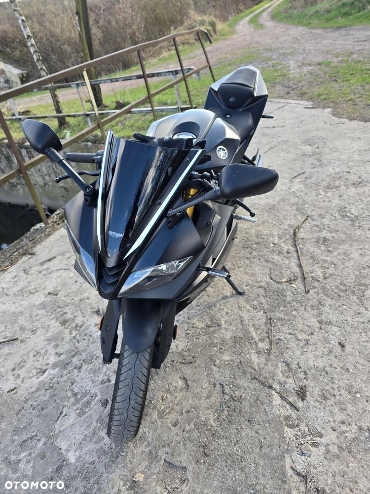Yamaha YZF - 4
