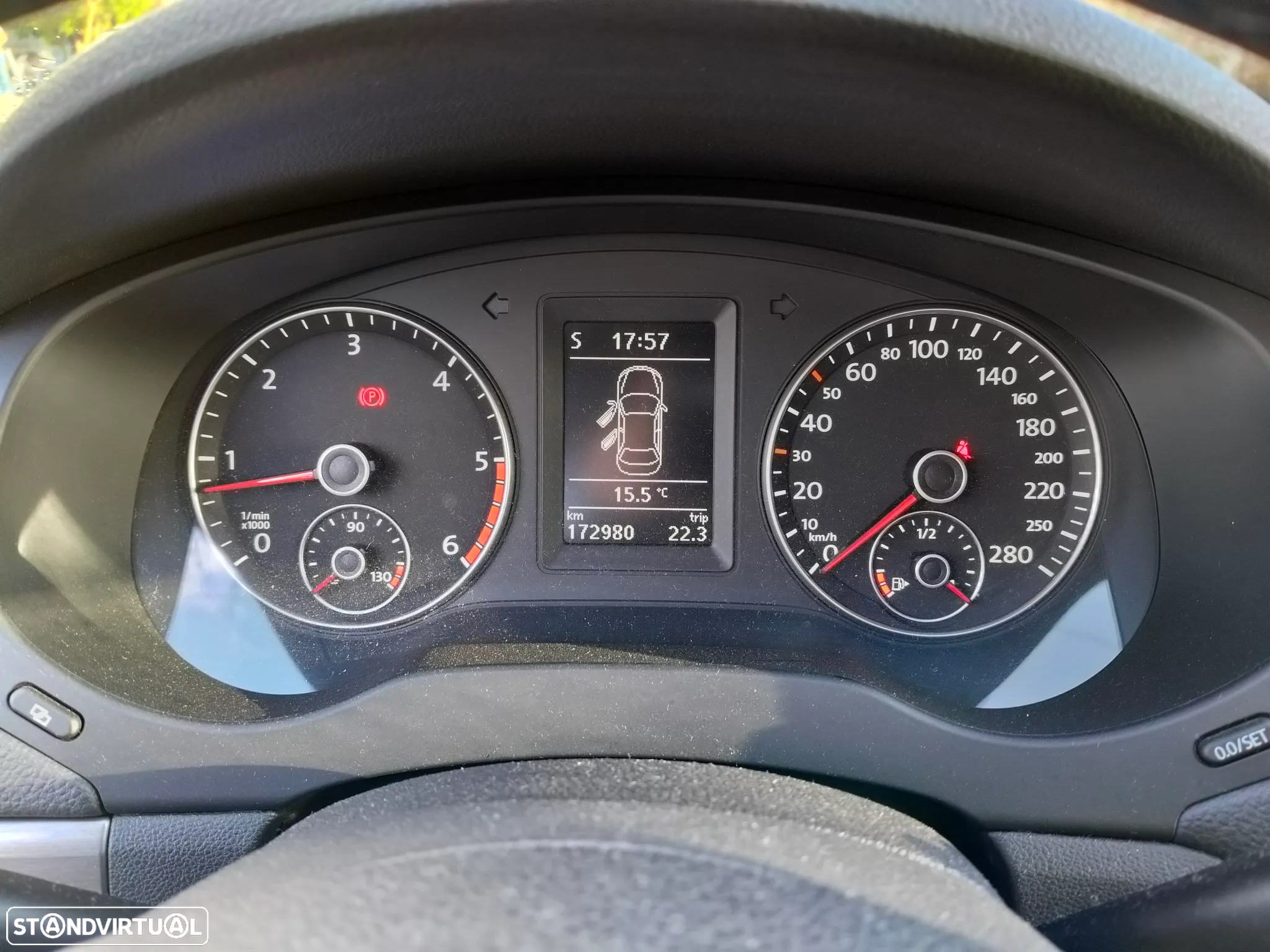 VW Jetta 2.0 TDI Highline - 19