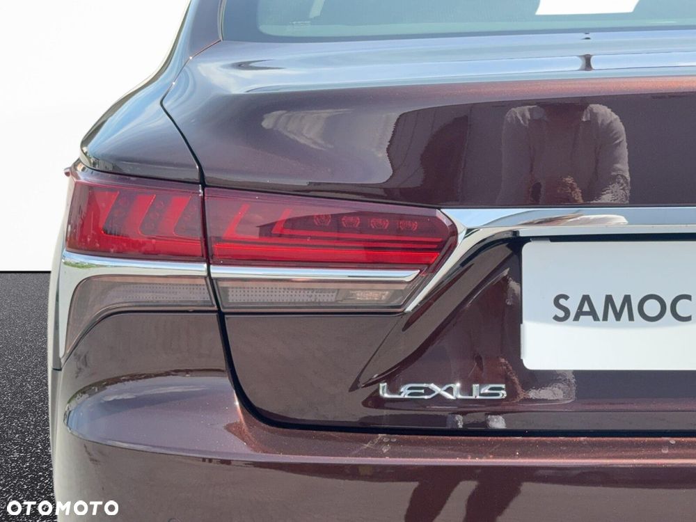 Lexus LS - 12