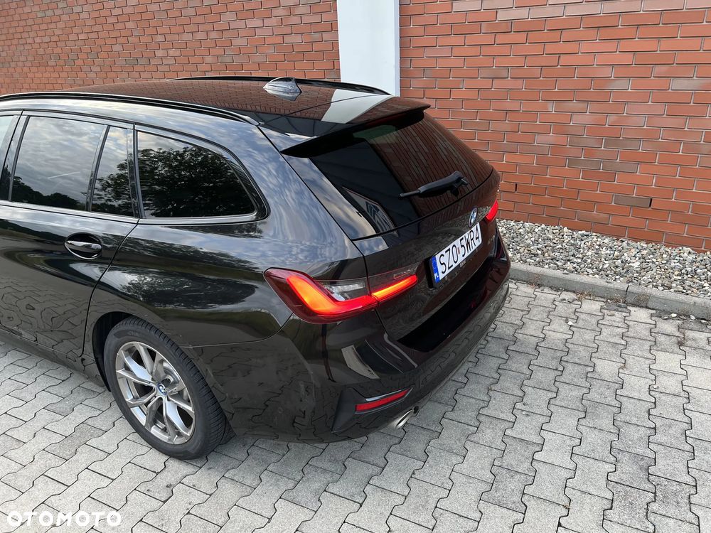 BMW Seria 3 320e M Sport - 12