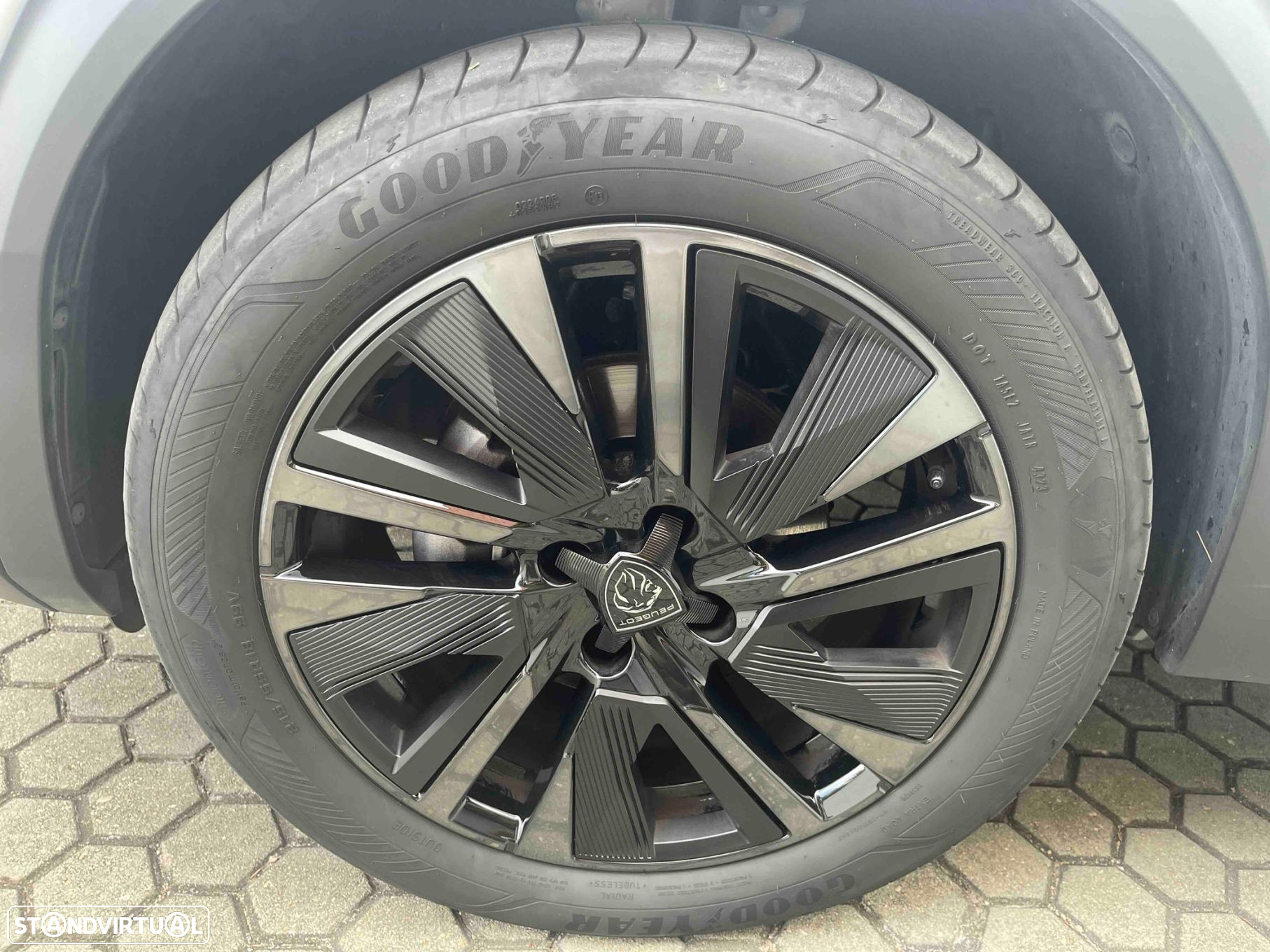 Peugeot 2008 1.2 PureTech GT EAT8 - 10