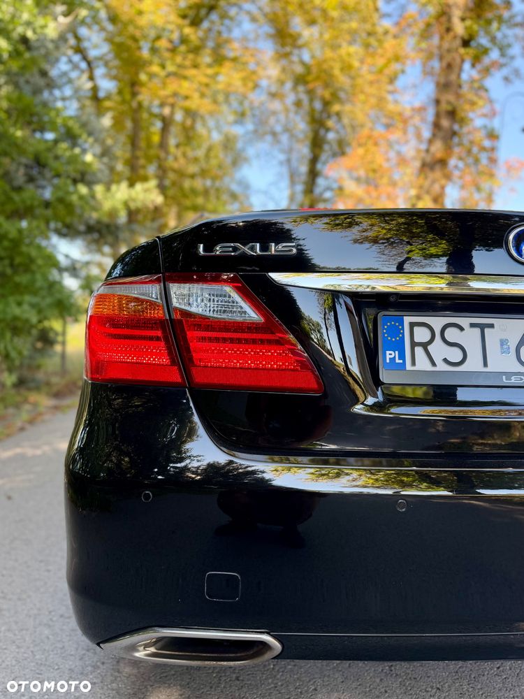 Lexus LS - 6