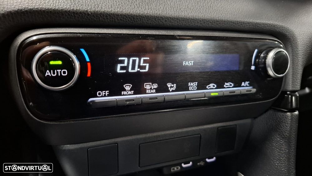 Toyota Yaris 1.5 HDF Comfort Plus - 19